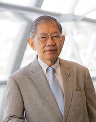 兰实大学法学院院长 — 原泰国高等法院大法官