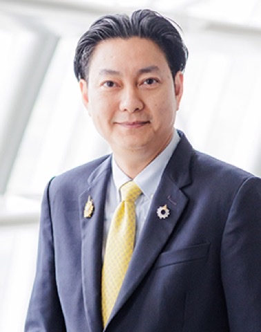 兰实大学旅游与服务学院院长 — 原泰国体育与观光部部长