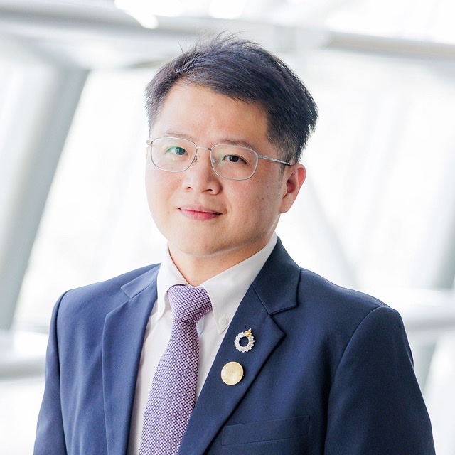 兰实大学学术副校长 — 国王御批泰国最年轻教授、泰国生物工程学会专家