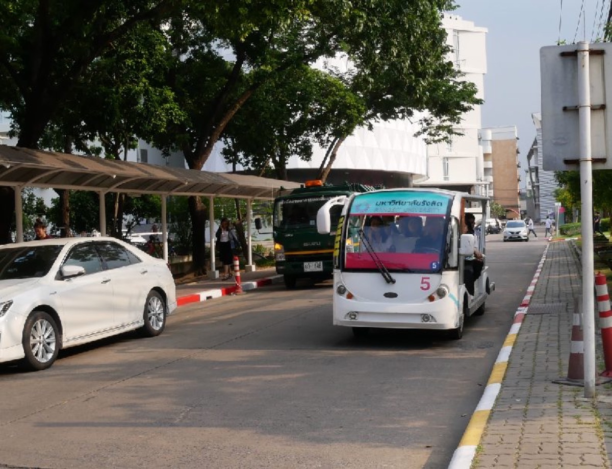 兰实大学校内 BUS 接驳车